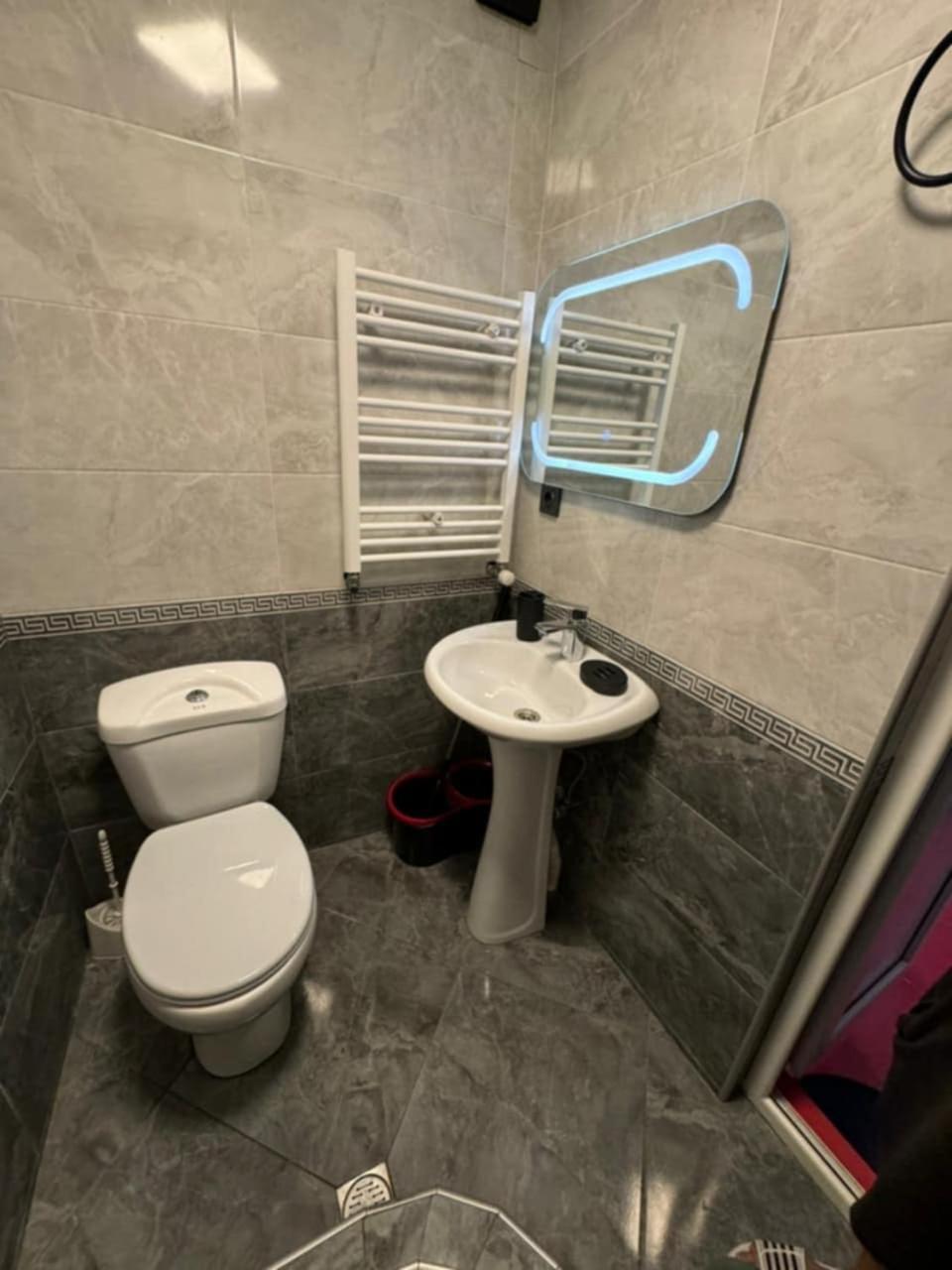 Mtx Tbilisi Appartement Buitenkant foto