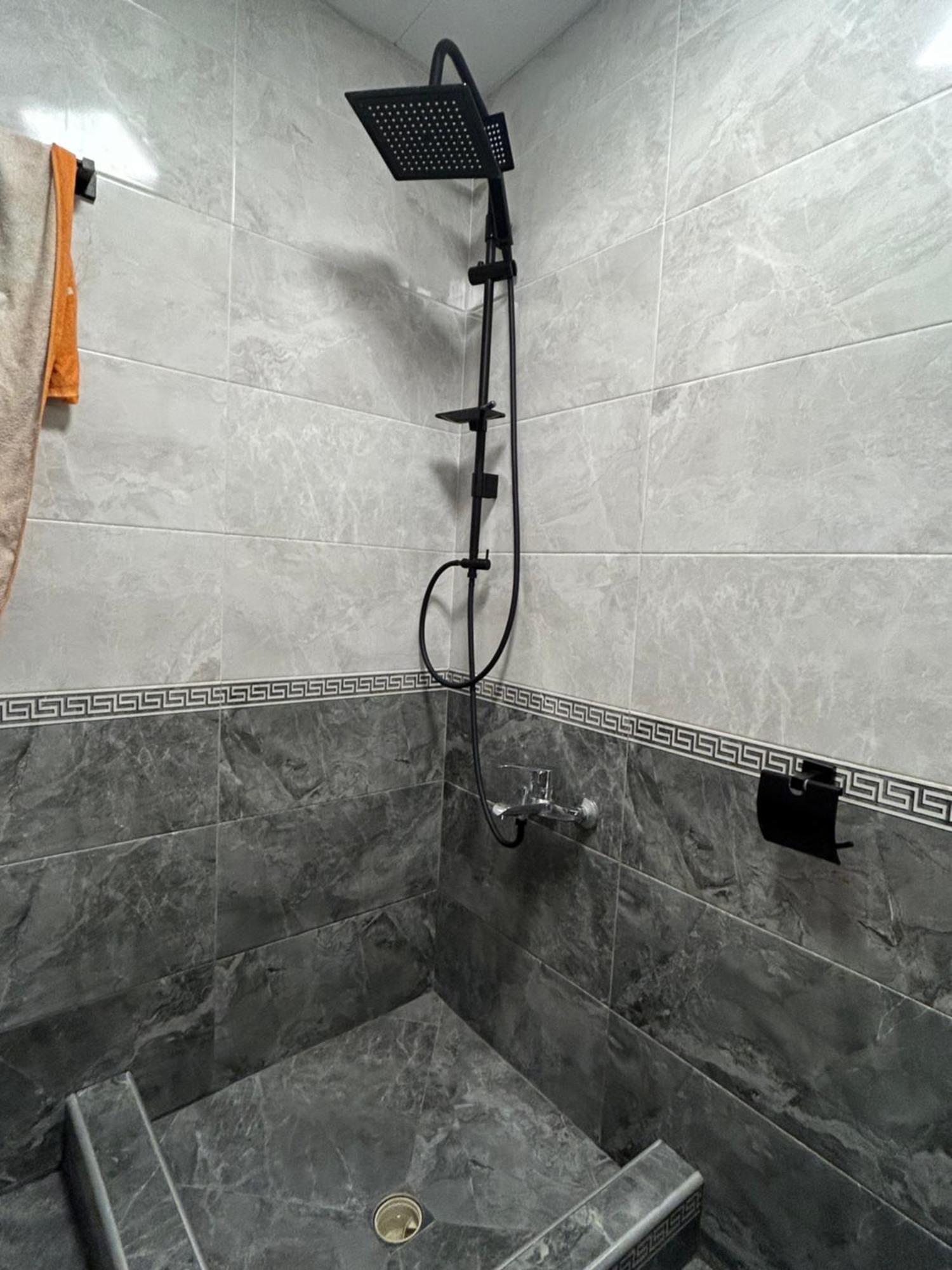 Mtx Tbilisi Appartement Buitenkant foto