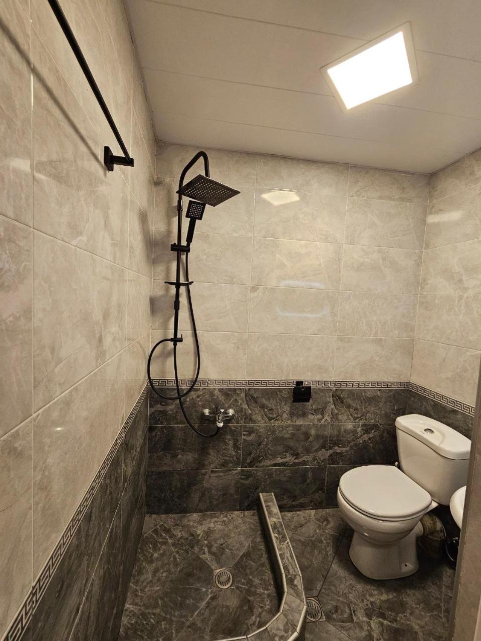 Mtx Tbilisi Appartement Buitenkant foto